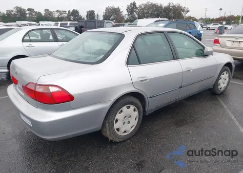 2000 Honda Accord 2.3 Lx from USA, damaged, VIN JHMCG6652YC029538
